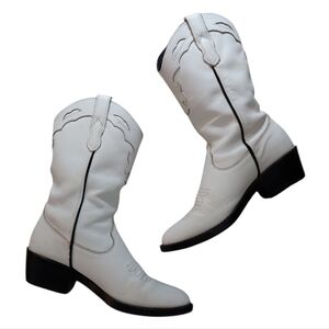 ROC White Leather Cowboy Boot Urban Outfitters Size 8 Cowgirl Boots